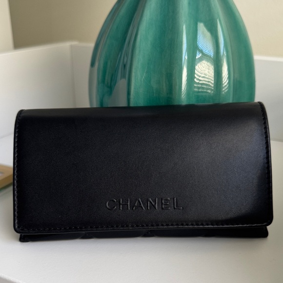 CHANEL Classic Black Leather Sunglasses case - Picture 1 of 9